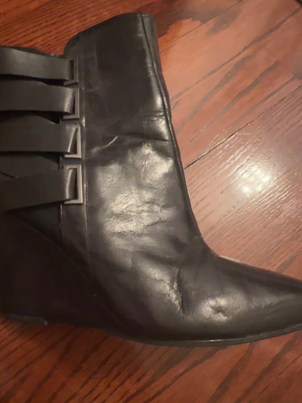 Radha2 Black leather wedge ankle boots with buckle detail, shearling lining size